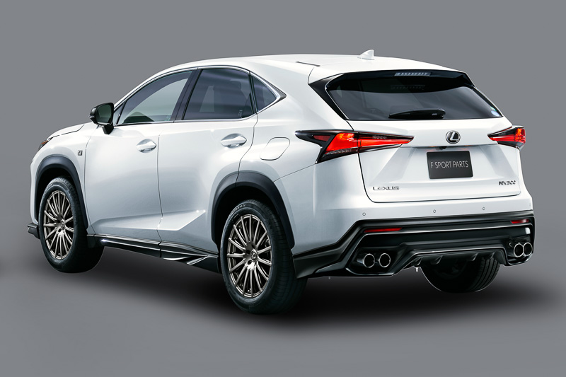 パーツ装着で手軽にボディを2トーンスタイルに変化できる「BLACK EDITION」のエアロパーツを装着したレクサス NX