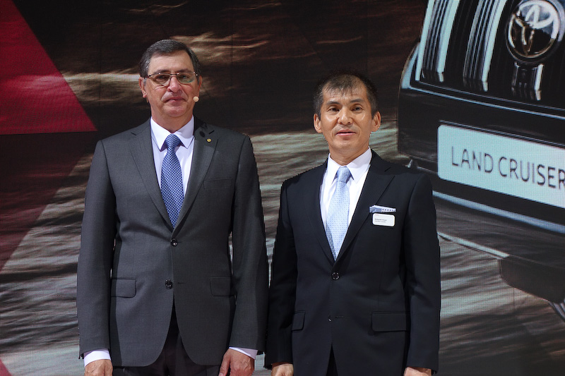 トヨタモーターヨーロッパの社長兼CEO ヨハン・ファン・ゼイル氏は、新型ランドクルーザーで衝突回避支援パッケージ「Toyota Safety Sense」を導入したことをアピール
