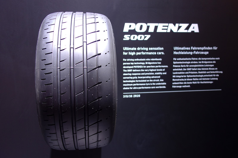 ハイパフォーマンスタイヤ「POTENZA S007」