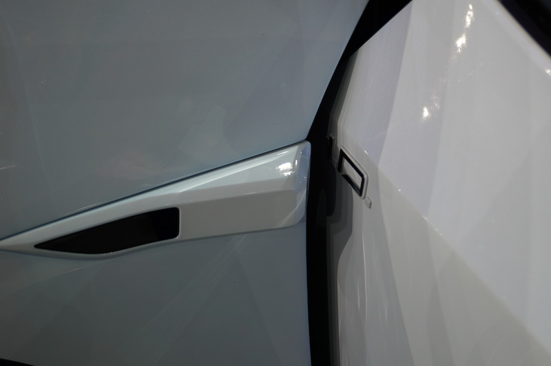 ミラーはカメラになっている