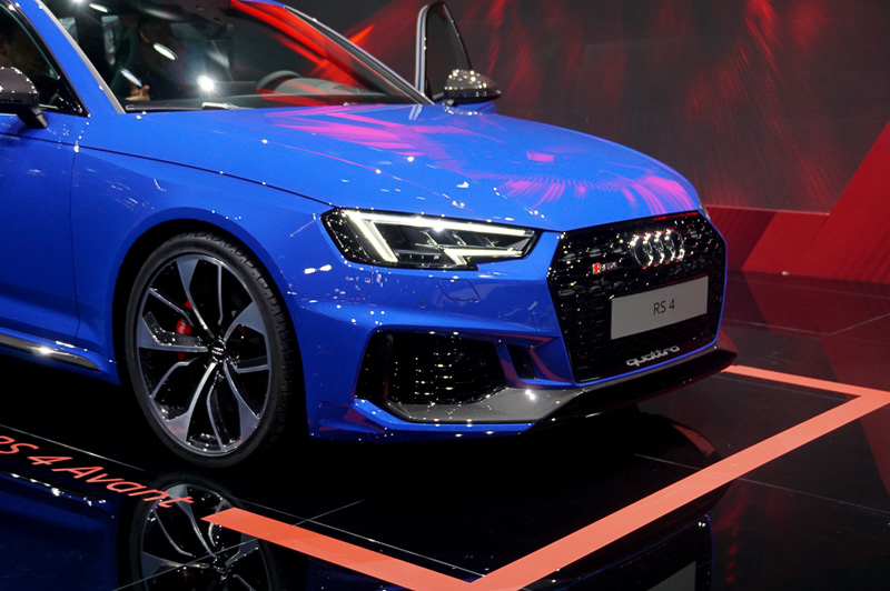 新型RS 4 アバントは、欧州では今秋から注文受付を開始し、ドイツや他のヨーロッパ諸国では2018年初頭から販売。ベースプライスは7万9800ユーロ