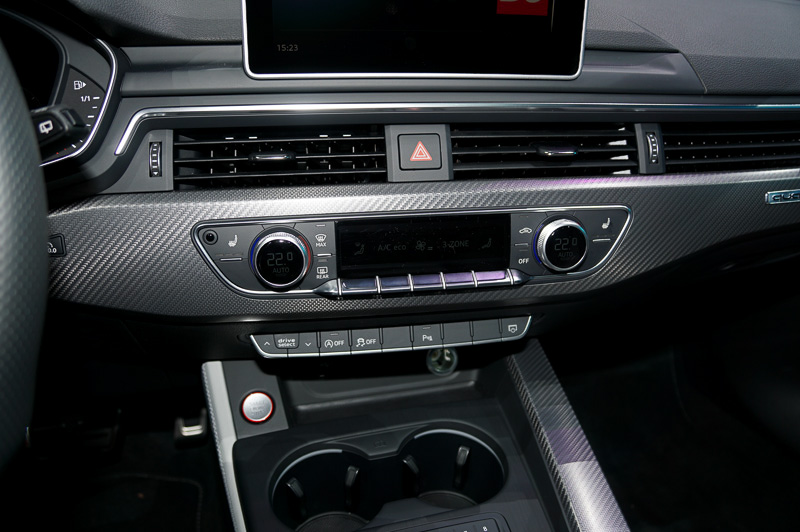 センターコンソール