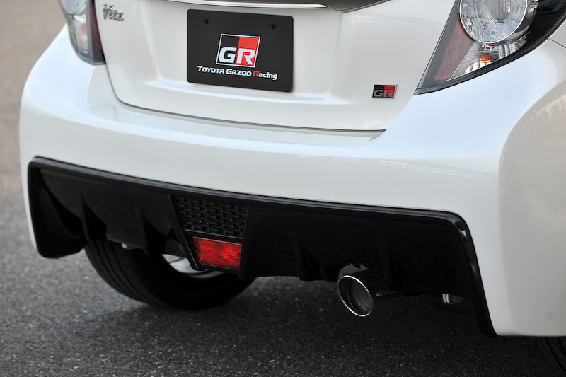 ヴィッツ GR SPORTをベースモデルとする「ヴィッツ GR SPORT“GR”」（持ち込み登録）は、5速MT仕様、CVT仕様ともに230万3640円。ヴィッツ GR SPORTの改良点に加えてブレースの追加などが行なわれ、CVT車は10速スポーツシーケンシャルシフトマチック仕様になる