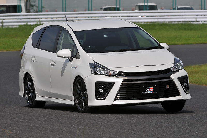 プリウスα“GR SPORT”（プロトタイプ）