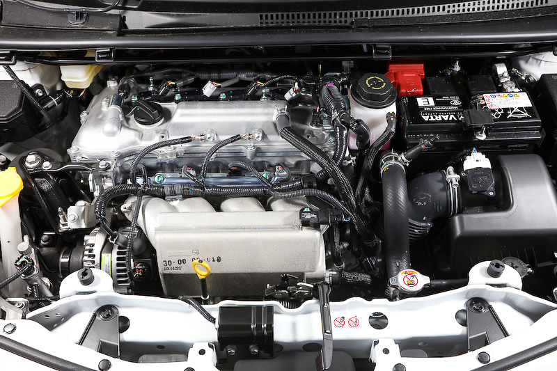 1.8リッターエンジンにイートン製スーパーチャージャーを組み合わせ、最高出力は210PS以上、最大トルクは250Nmを発生するという。車両重量は1140kgとのこと