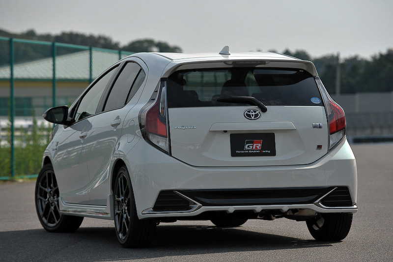 アクア GR SPORTは今冬発売予定