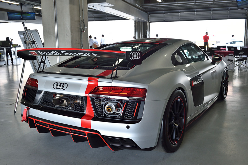 ピットに展示されていたAudi R8 LMS GT4。SUPER GT 第5戦富士に合わせて日本で発表された