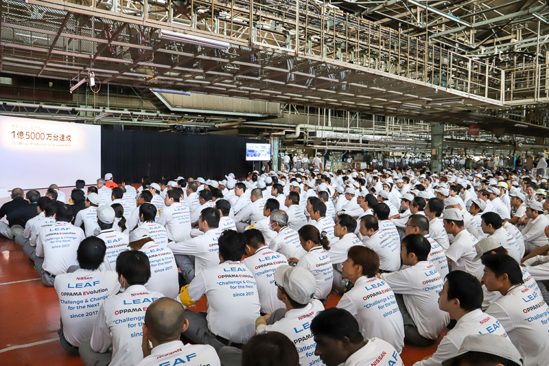 式典は追浜工場のスタッフ800人以上が集まった