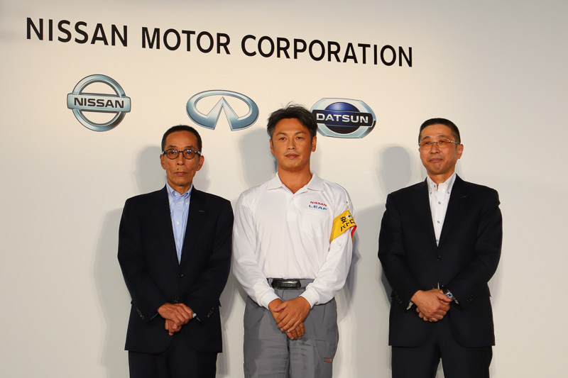 「追浜工場生まれ、いきなり新次元の電気自動車リーフを、ぶっちぎりの品質でお客様に届けるべく、日夜努力を続けている。電気自動車のマザー工場として、グローバルNo.1の品質で自信を持ってお客様にお届けできるよう、さらなる高い目標にチャレンジし、全力で取り組む」（抜粋）と決意表明が行なわれた