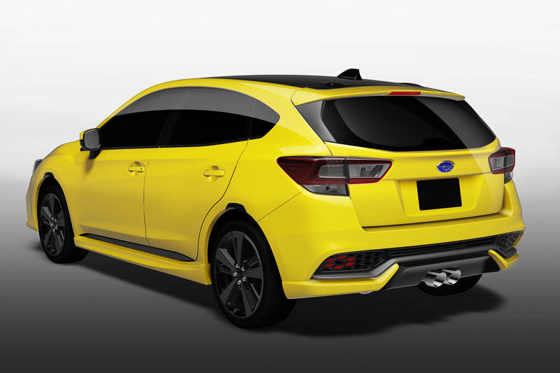 ダイナミックな形状のリアバンパー中央からセンターマフラーを見せるデザインで、運転する楽しさを表現。ルーフもブラックアウトされている