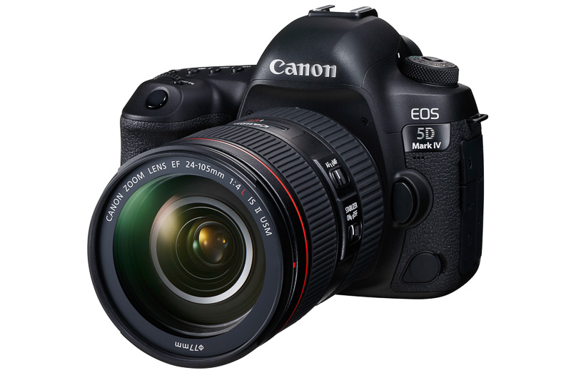 フルサイズデジタル一眼レフ キヤノン「EOS 5D Mark IV」。写真は標準ズームレンズ「EF24-105mm F4L IS II USM」装着