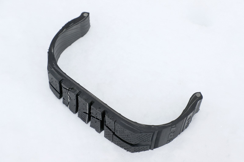 ウインタートランパス TXはプライコードの巻き上げを高くすることで剛性を高める「スーパーハイターンアップ構造」を採用