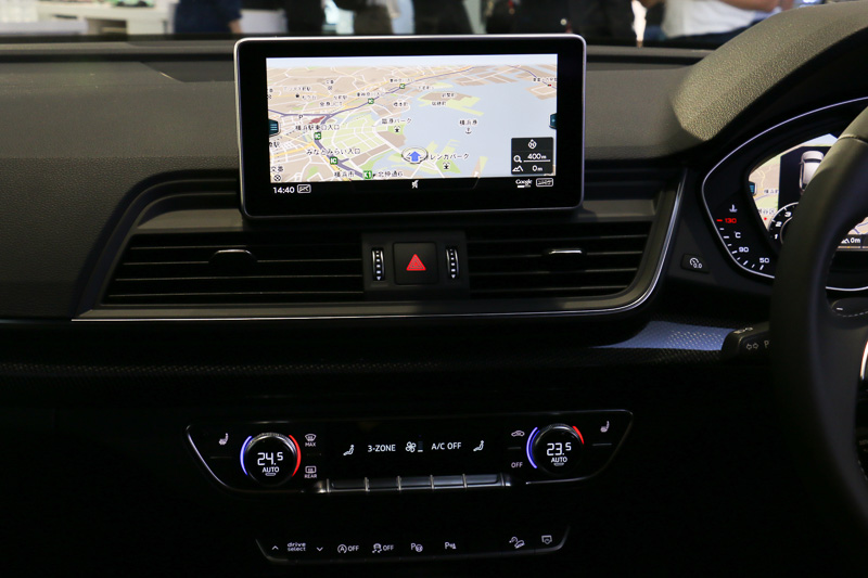 センターコンソールに8.3インチディスプレイを設定するMMIナビゲーション。Appleの「CarPlay」、Googleの「Android Auto」に対応している