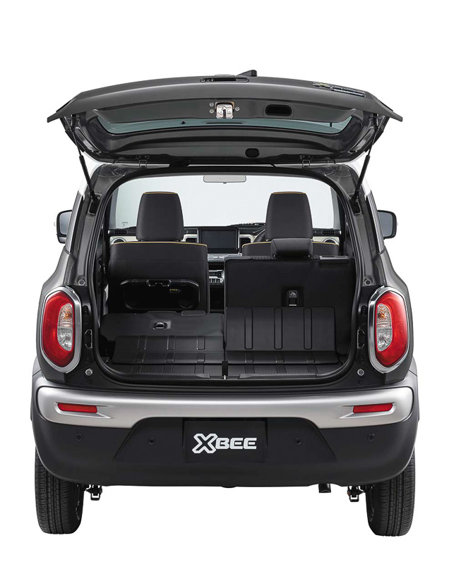 ラゲッジルームは汚れを拭き取りやすい素材を採用