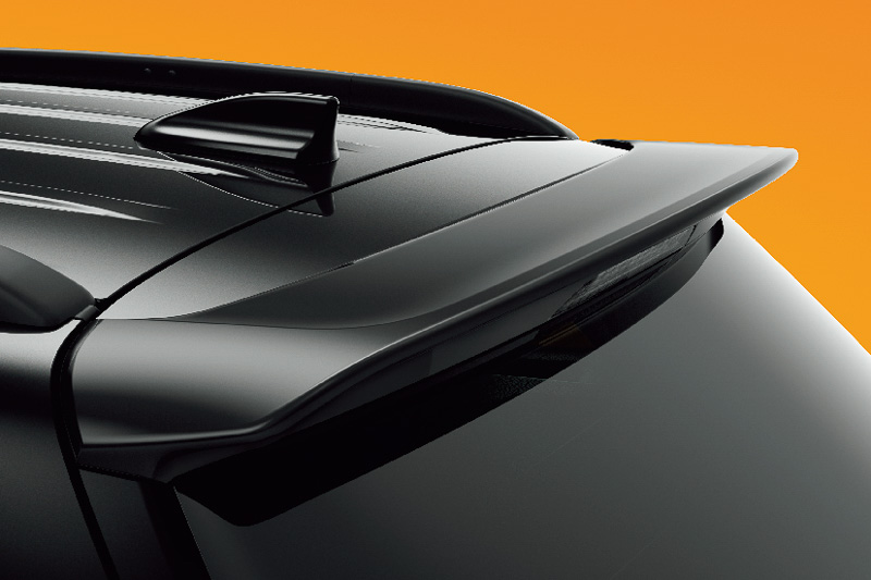 大型テールゲートスポイラー