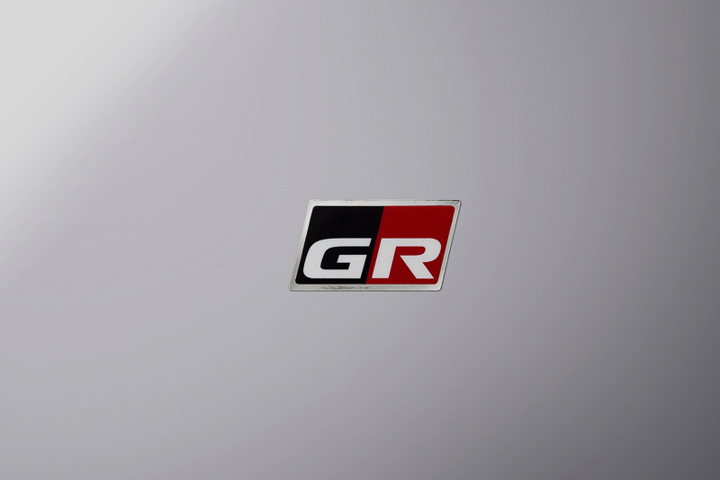 ボディの帯電を取り除く「GR ディスチャージテープ（GR ロゴ入りアルミテープ）」