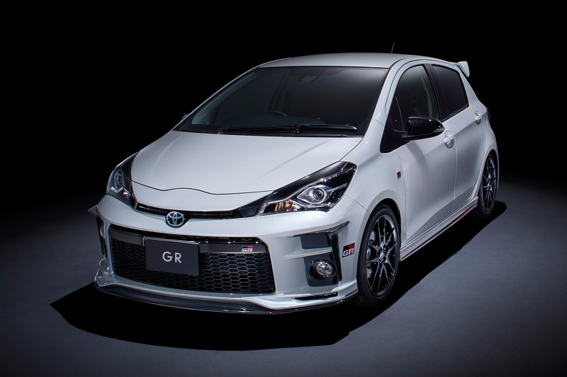 TRDパーツを装着した「ヴィッツ GR」