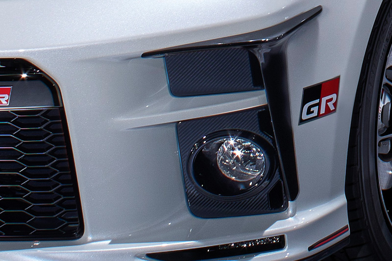 「GR フロントコーナースポイラー」