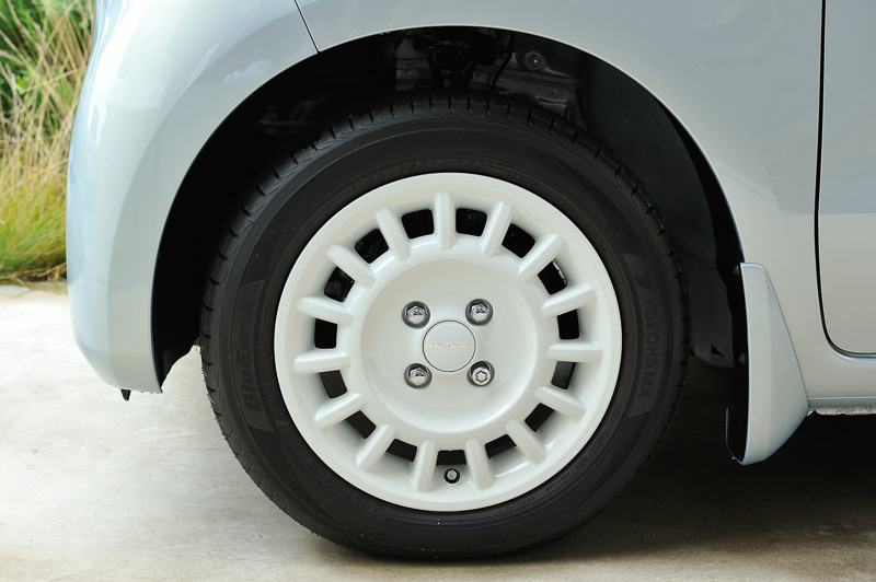 ホンダアクセスの純正アクセサリーで内外装をドレスアップした「北欧スタイルコレクション」のN-BOX