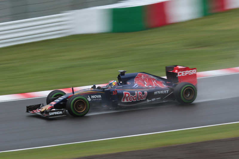 D1席最上段のカメラマンエリアから撮影。リサイズのみ、焦点距離はフルサイズで262mm相当（APS-Cで164mmで撮影、以下同様の換算）