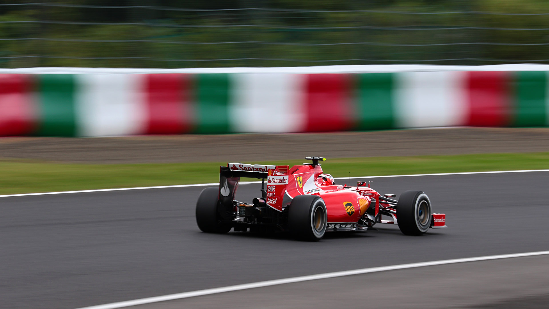 トリミング、レタッチしフルHDサイズでフォトギャラリーに掲載した写真