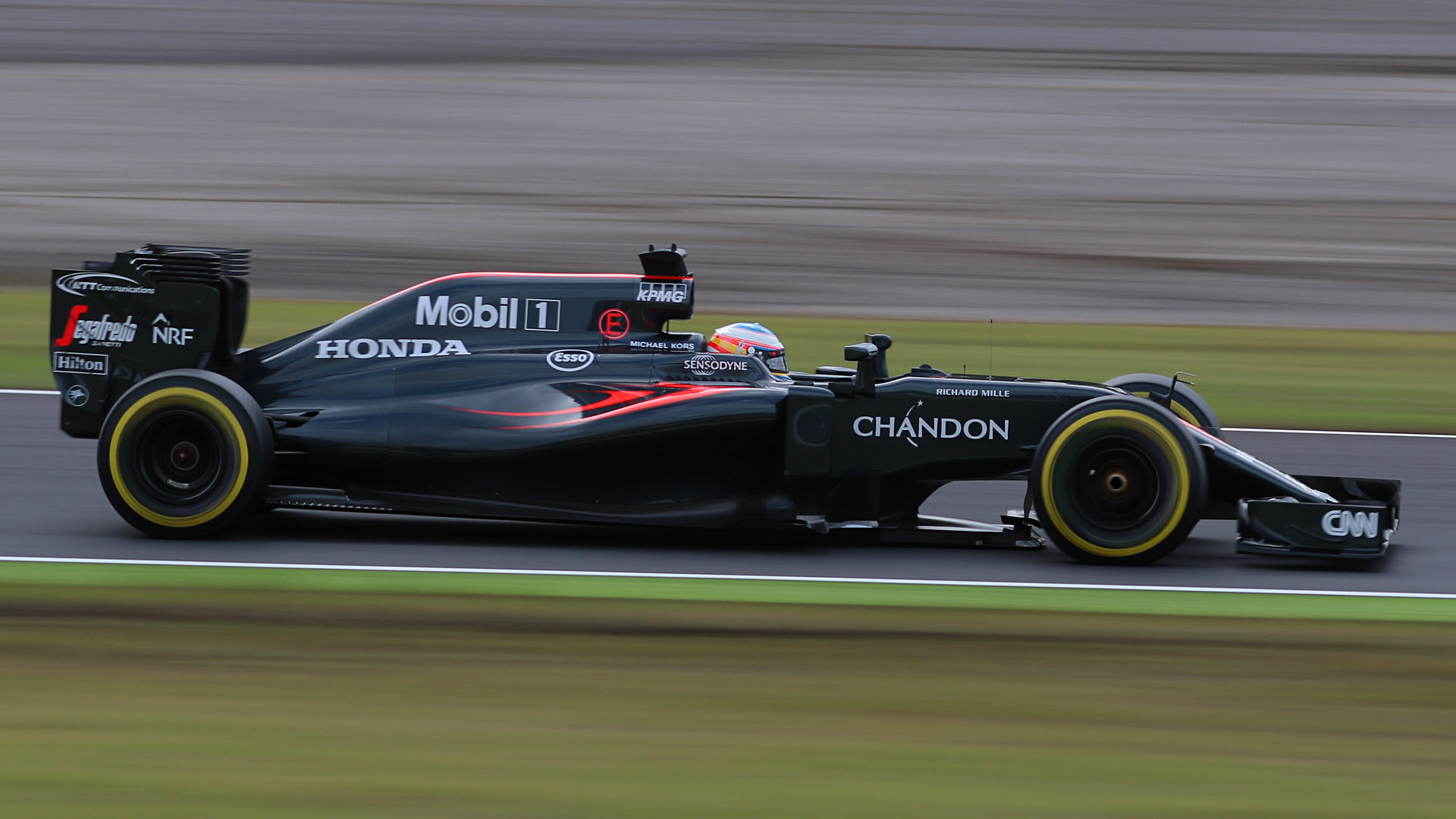 フルHDサイズにトリミング、レタッチした写真