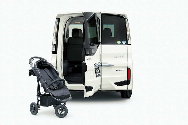 横にも縦にも開く「わくわくゲート」は引き続いて採用