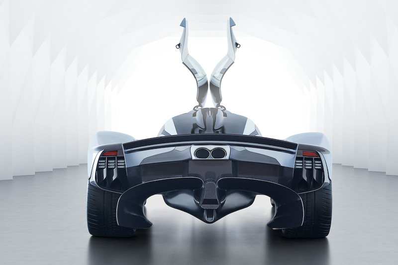 アストンマーティンとレッドブル・レーシングの提携関係から生まれたプロダクトの第1弾「Valkyrie（ヴァルキリー）」は、2018年に最初のモデルが完成し、2019年から納車が開始される予定だが、すでに完売がアナウンスされている。なお、今回の提携強化により今後も新しい製品の開発に取り組んでいくという