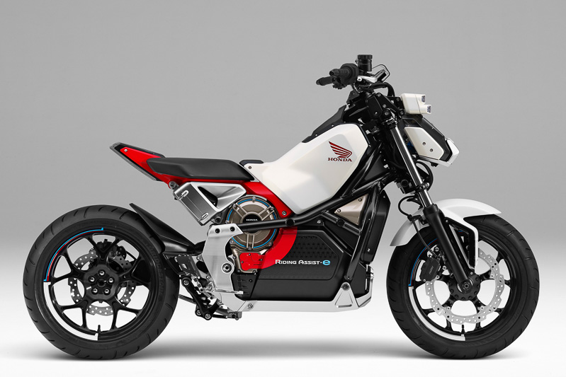 パワートレーンに電動モーターの「e-Drive」を採用