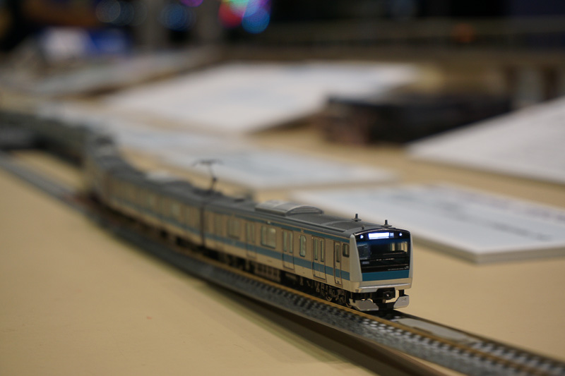 鉄道模型ブランド「TOMIX」、ミニカーブランド「トミカ」の各種商品が展示される