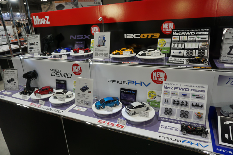 FFや4WDなどの駆動方式も選べる