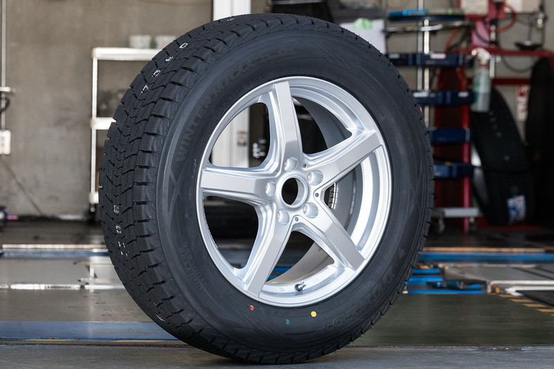 組み合わせるホイールもダンロップオリジナルモデルをチョイス