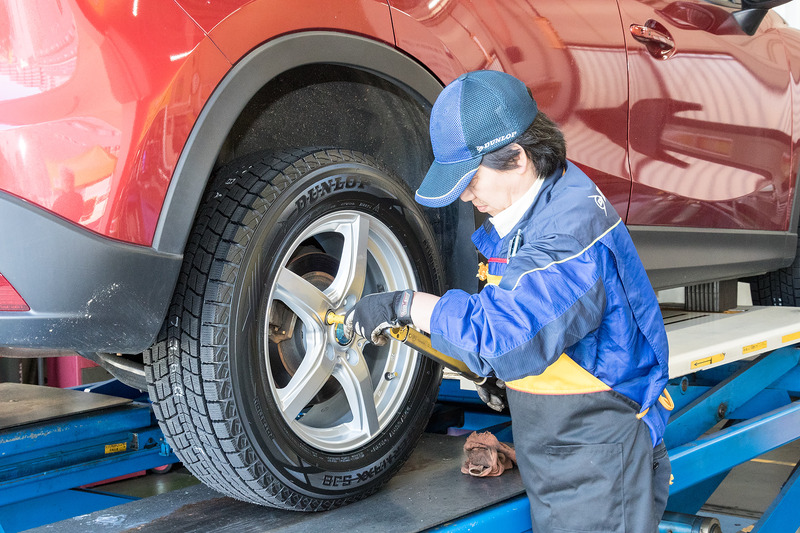インパクトレンチのあとトルクレンチでキッチリ締めて装着完了