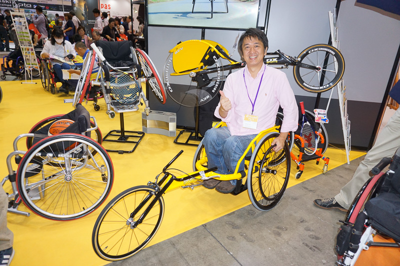 バイクのチューニングメーカーとして創業したOXエンジニアリングのブース