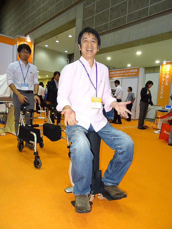 車椅子ユーザーでも「UNI-CUB β」