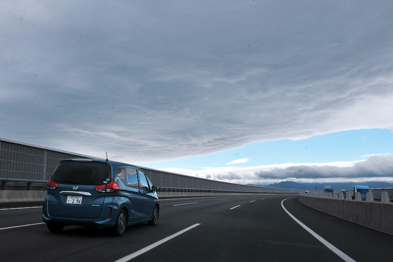 雨が断続的に降っていたが、鈴鹿に近づくにつれ晴れ間が見えてきた