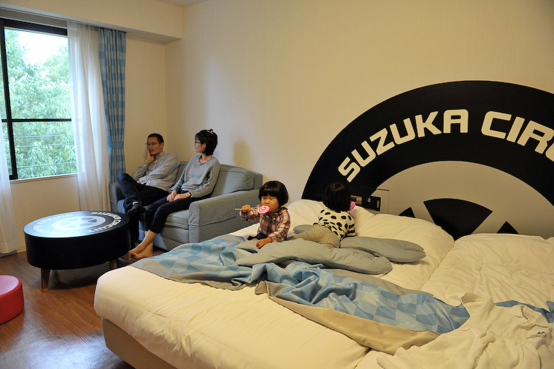 夕食の時間まで2時間ほど。長旅で疲れている、というほどでもないが、のんびり過ごす