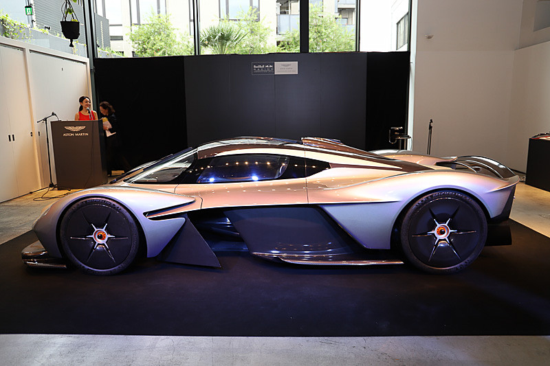 価格は200万～250万ポンド（日本円にして約3億円～3億7000万円！）というヴァルキリーのエクステリア。コンポーネントやパーツについてはカスタマイズが可能とのこと