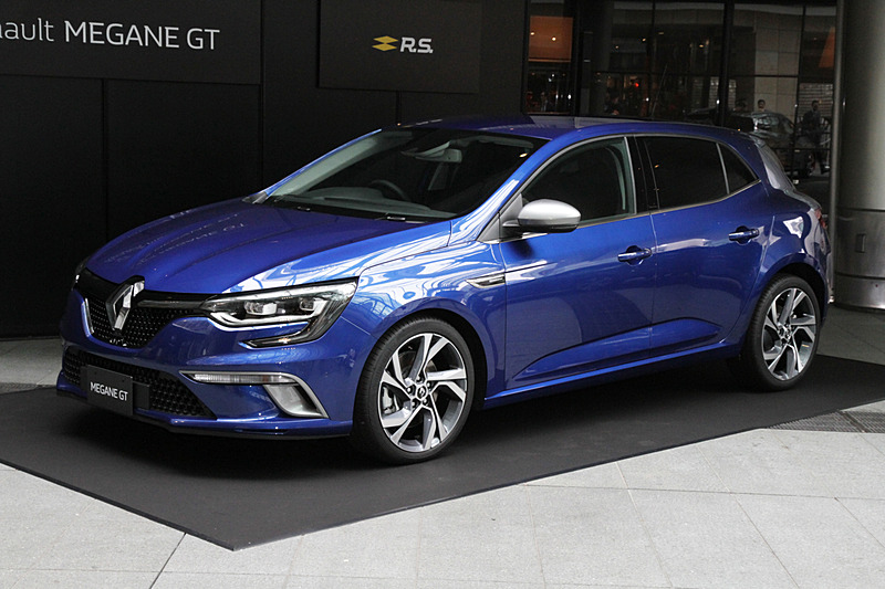 メガーヌ GTのボディサイズは4395×1815×1435mm（全長×全幅×全高）で、ホイールベースは2670mm。車両重量は1430kg