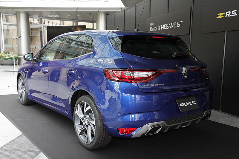 メガーヌ GTのボディサイズは4395×1815×1435mm（全長×全幅×全高）で、ホイールベースは2670mm。車両重量は1430kg