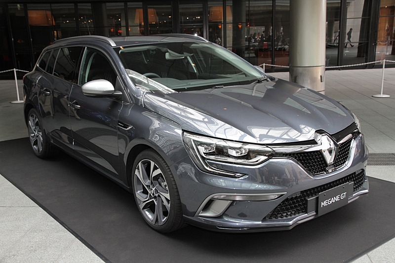 メガーヌ スポーツ・ツアラーGTのボディサイズは4635×1815×1450mm（全長×全幅×全高）で、ホイールベースは2710mm。車両重量は1480kg