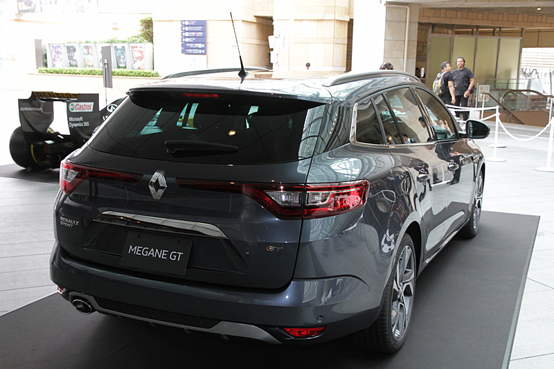 メガーヌ スポーツ・ツアラーGTのボディサイズは4635×1815×1450mm（全長×全幅×全高）で、ホイールベースは2710mm。車両重量は1480kg