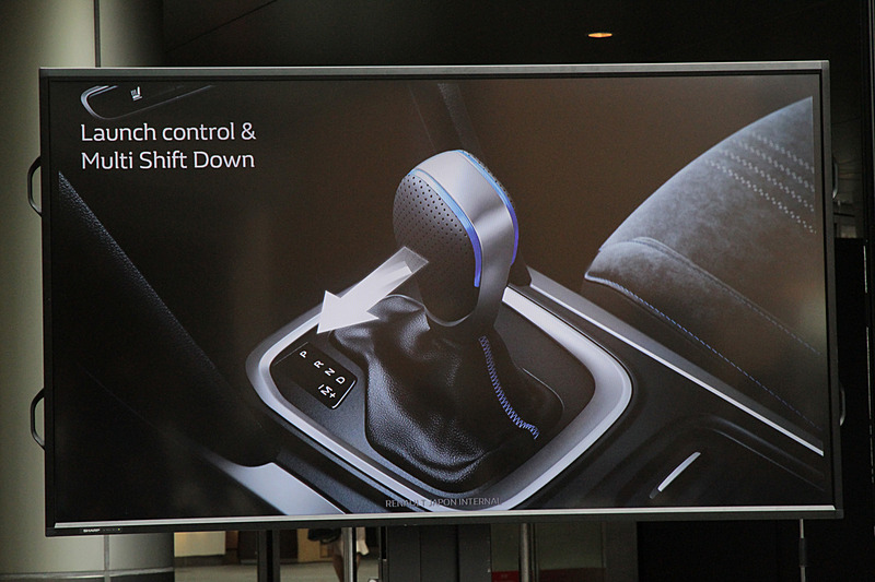 メガーヌ GTに搭載される各種システムの詳細を画面で解説