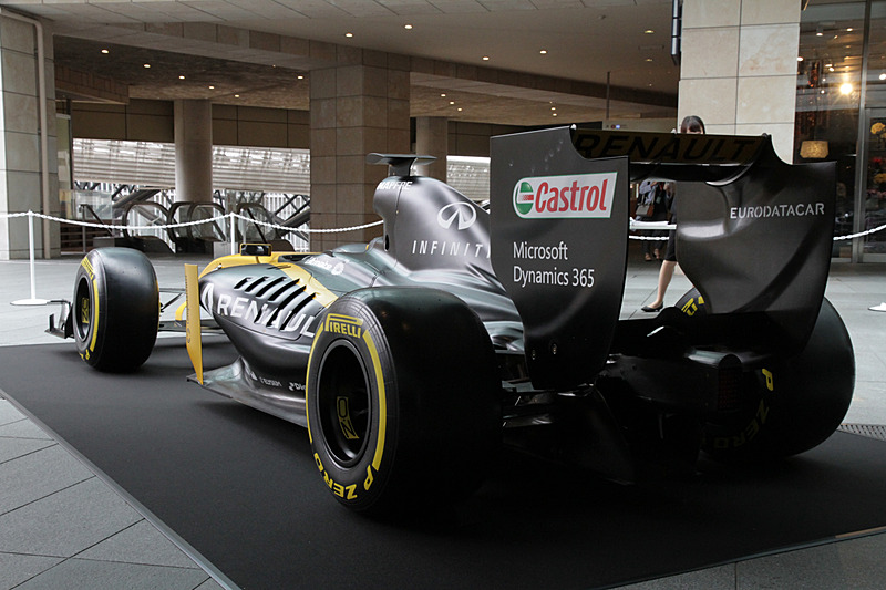 発表会場にはルノー・スポール F1チームのF1ショーカーも展示された