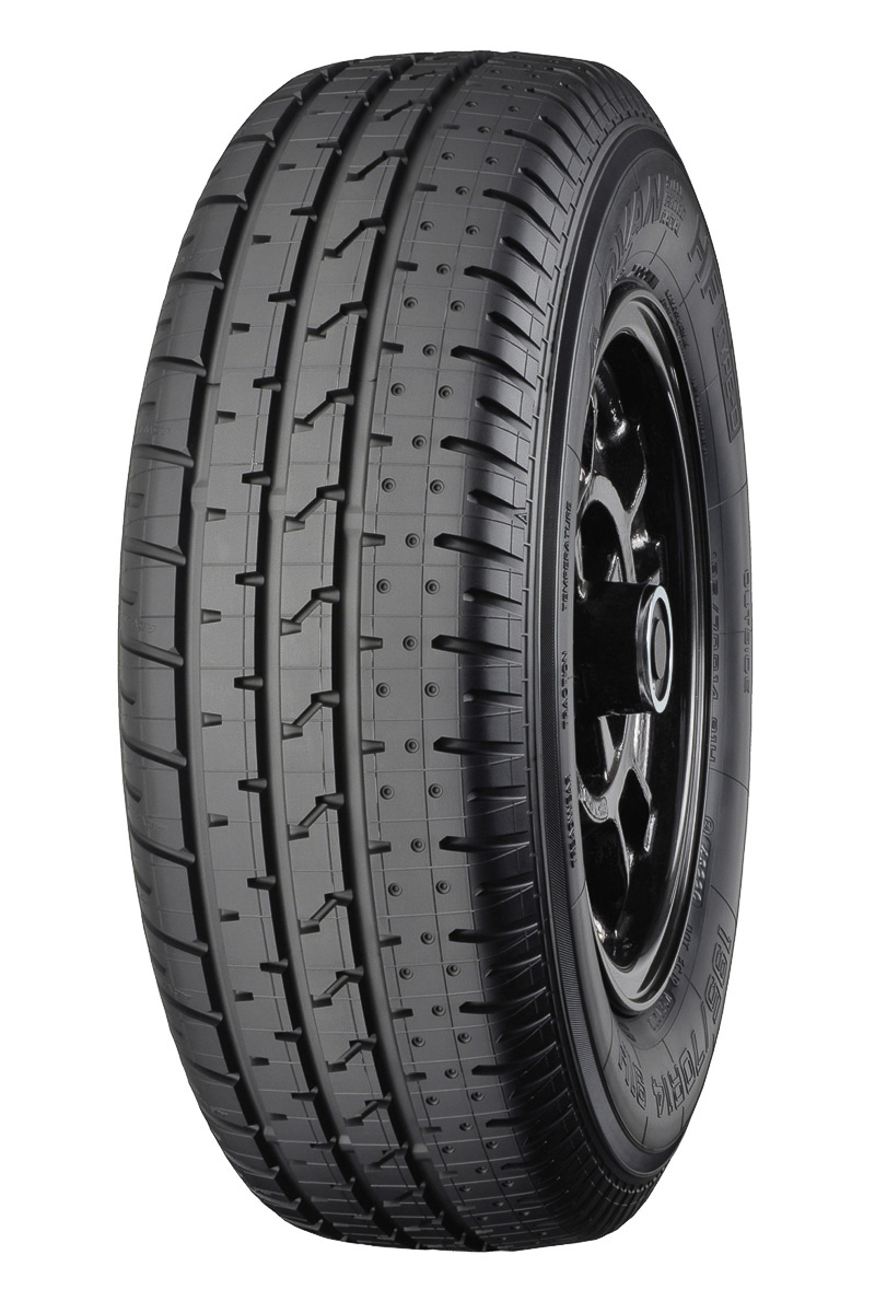 今秋より販売するヒストリックカー向けタイヤ｢ADVAN HF Type D｣。サイズは185/70 R13 86H～225/50 R15 91Vの6サイズを展開予定