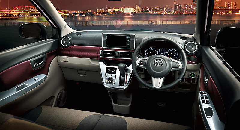 F G“SA III”のインテリアアクセントカラー「バーガンディ」（オプション装着車）