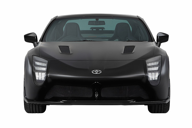 TS050 HYBRIDをイメージさせるLEDヘッドライトを装備