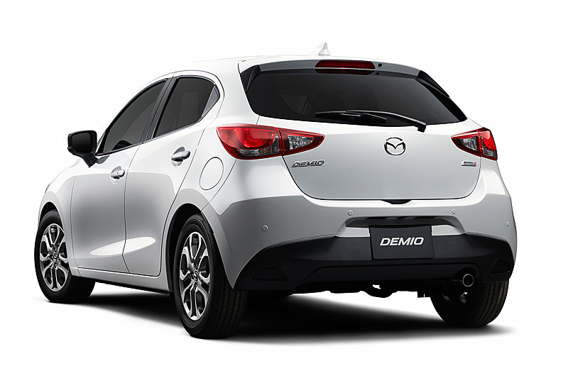 「デミオ」の特別仕様車「Noble Crimson（ノーブル・クリムゾン）」