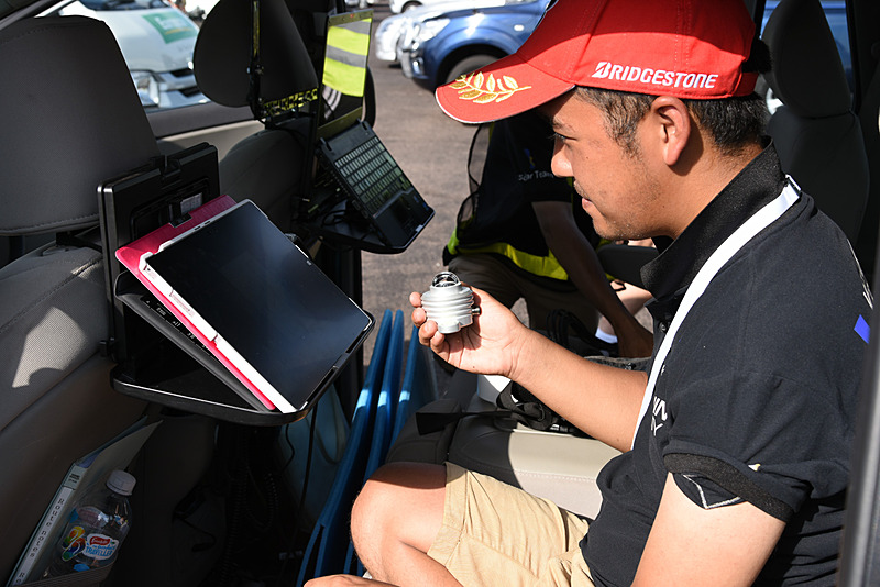 環境センサーからの風力や圧力は、このように車内のPCで確認できる
