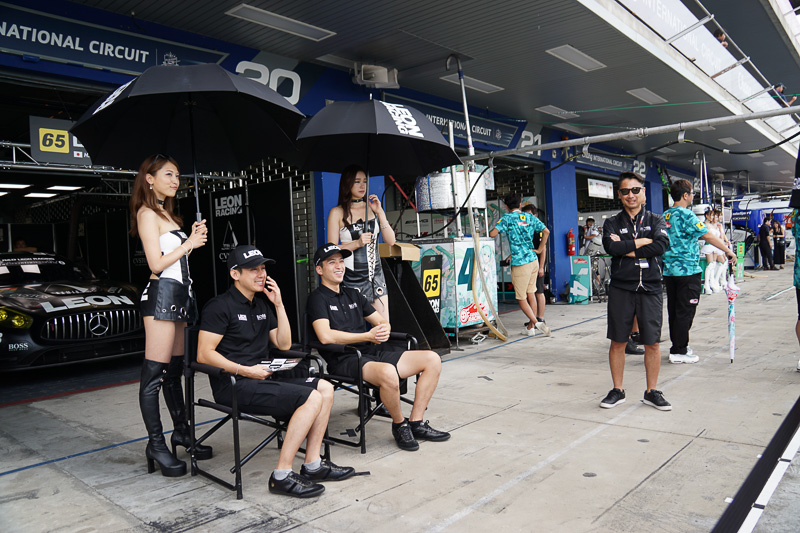 GT300クラス ドライバーズポイントトップの65号車「LEON CVSTOS AMG」黒澤治樹/蒲生尚弥組